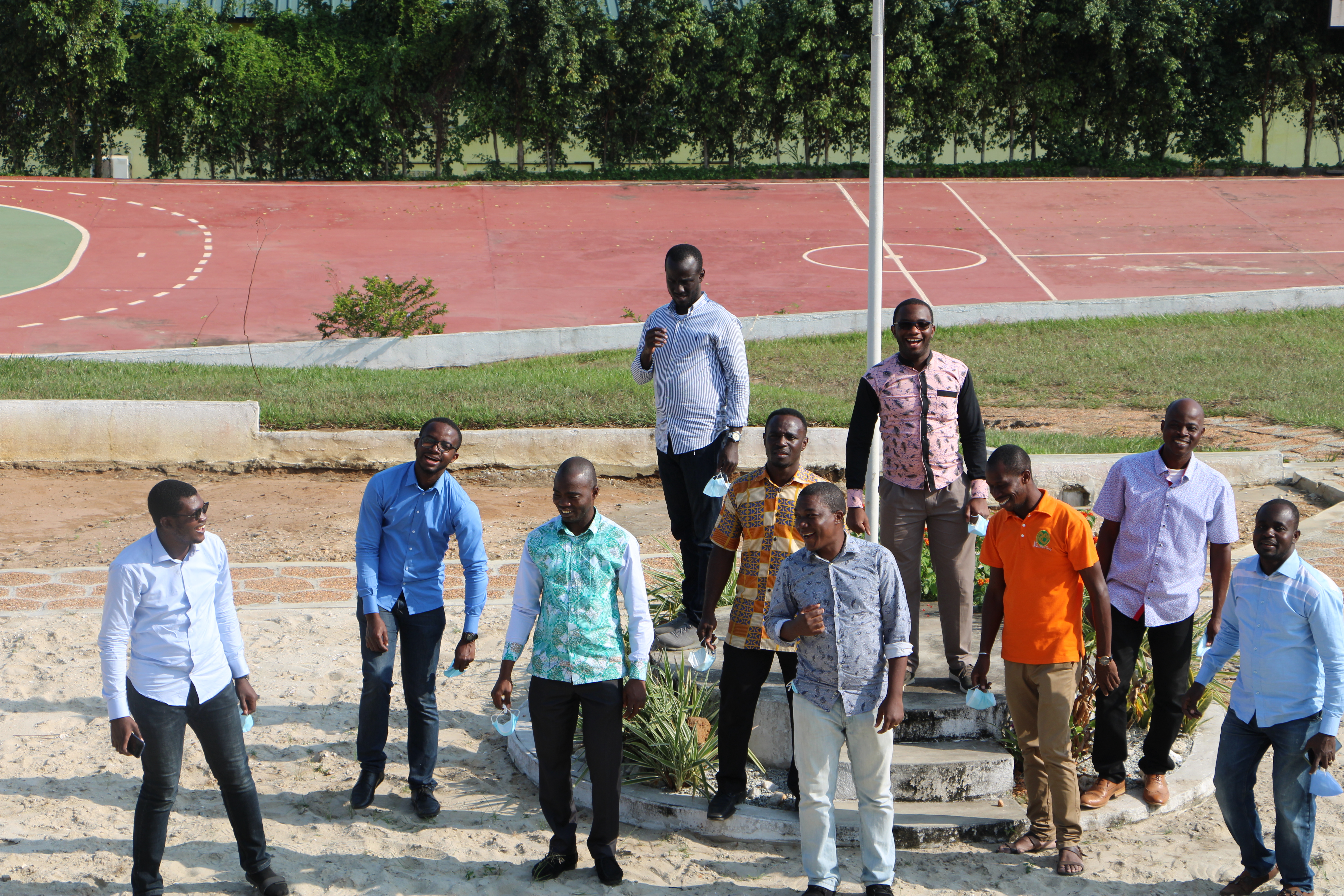 Groupe de jeunes professionnels de PROACT Abidjan